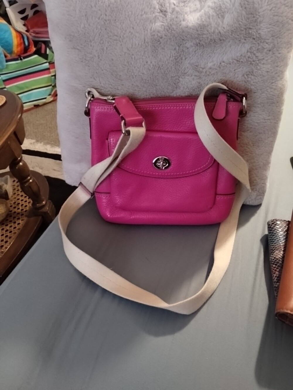 Vtg Coach Magenta Pebbled Swingback Leather# F49170 Unbranded on Inside.